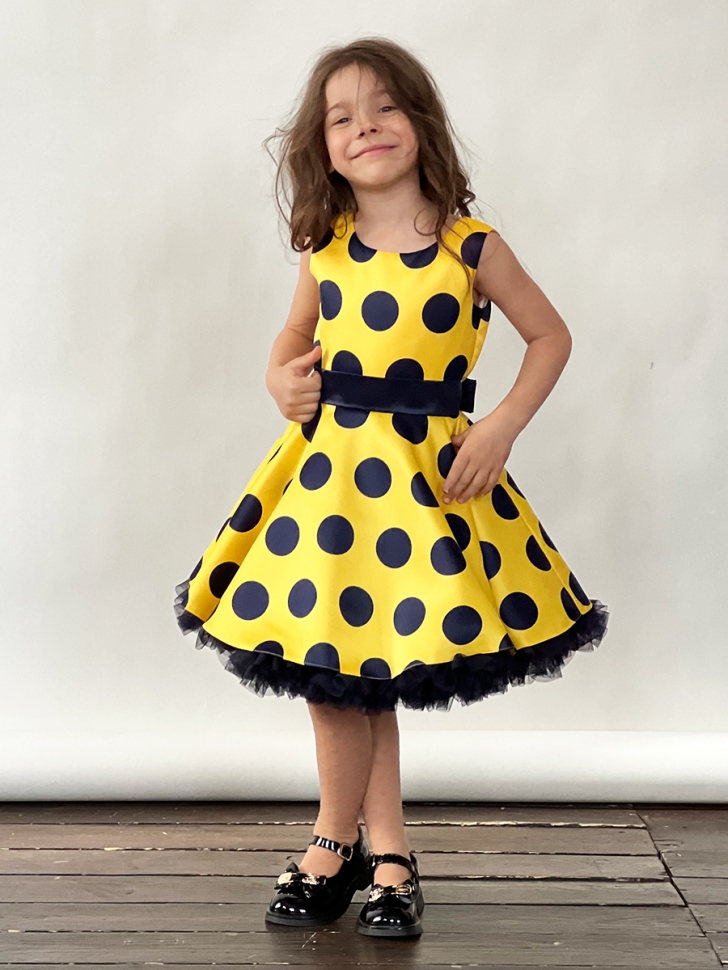 Платье для девочки нарядное БУШОН ST20, стиляги цвет желтый, синий пояс, принт синий горох 