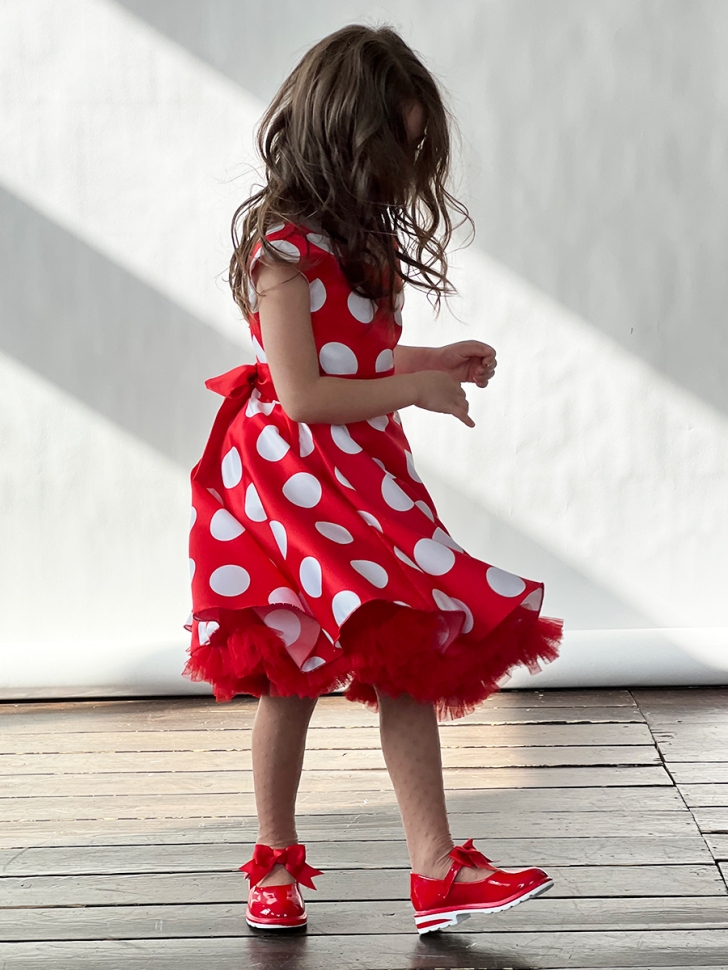 Платье для девочки нарядное БУШОН ST20, стиляги цвет красный, красный пояс, принт белый горох 