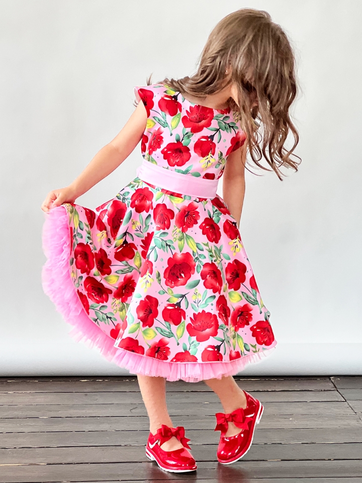 Платье для девочки нарядное БУШОН ST30, стиляги цвет красный/розовый пояс розовый, принт цветы 