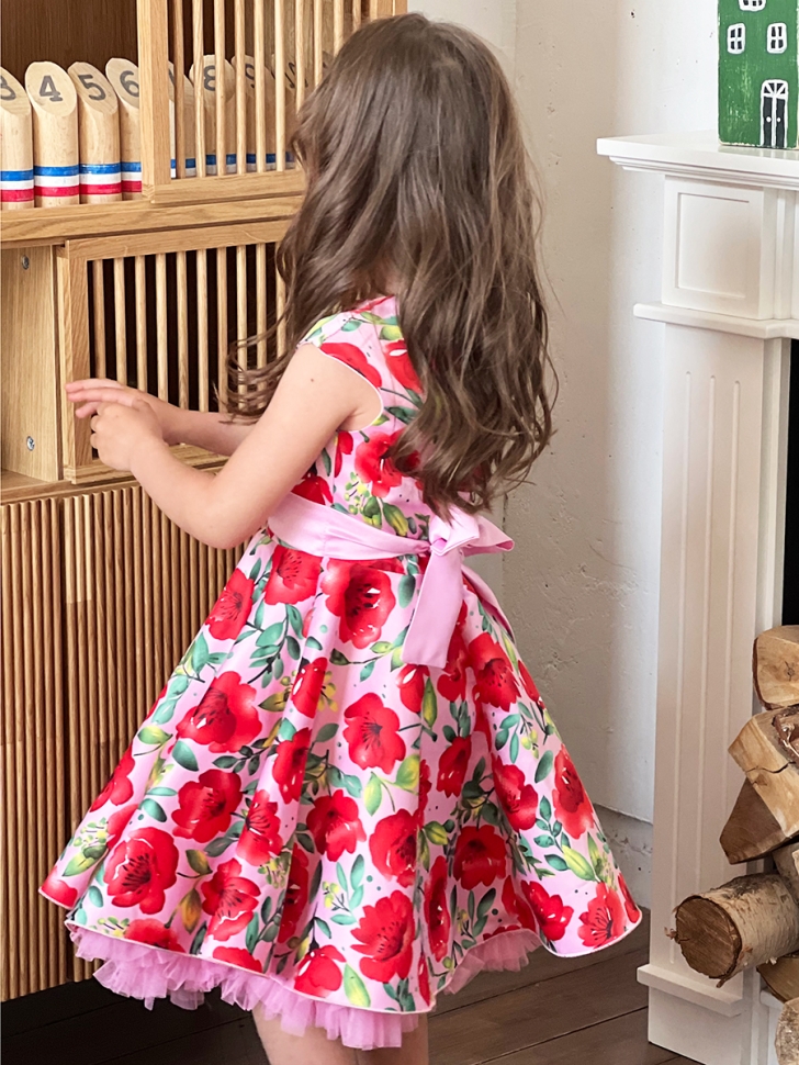 Платье для девочки нарядное БУШОН ST30, стиляги цвет красный/розовый пояс розовый, принт цветы 