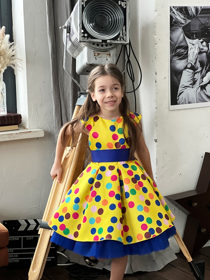 Платье для девочки нарядное БУШОН ST10, стиляги цвет желтый, синий пояс, принт горошек 