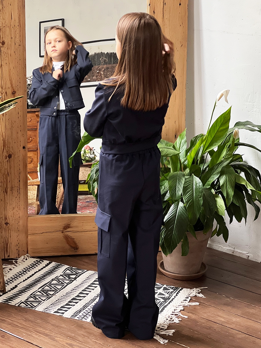 Костюм для девочки пиждак и брюки БУШОН SK 8030 т-синий БУШОН SK8030, цвет темно-синий 