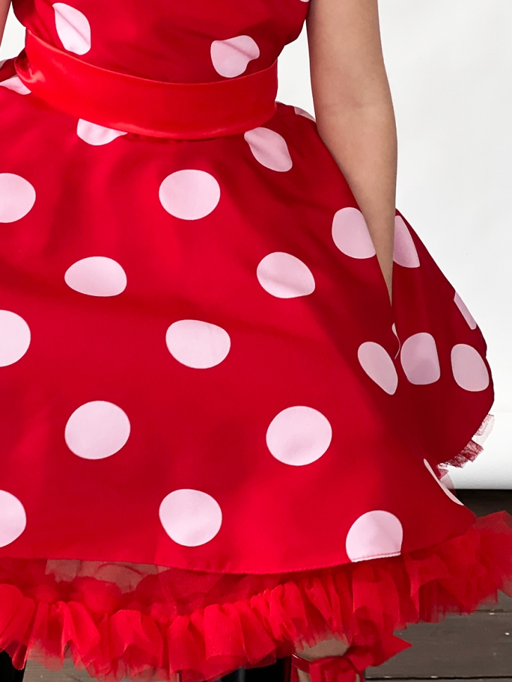 Платье для девочки нарядное БУШОН ST20, стиляги цвет красный, красный пояс, принт св-розовый горох 