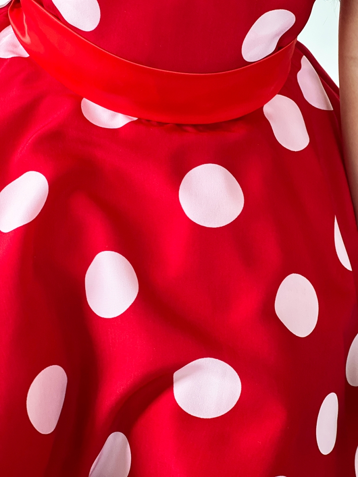 Платье для девочки нарядное БУШОН ST20, стиляги цвет красный, красный пояс, принт св-розовый горох 