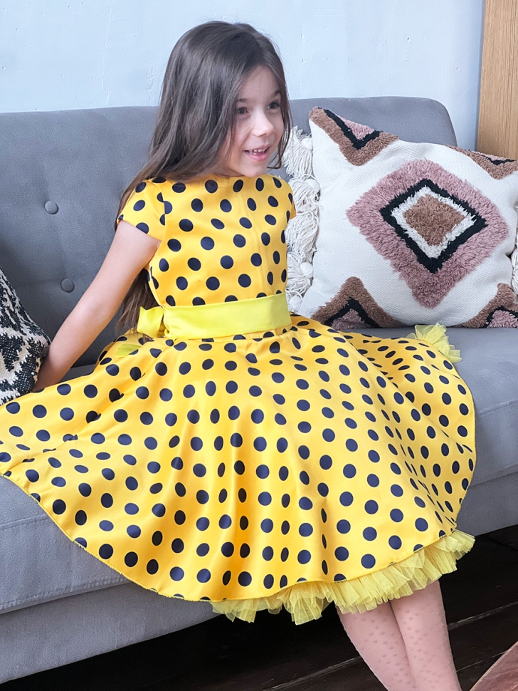 Платье для девочки нарядное БУШОН ST10, стиляги цвет желтый, желтый пояс, принт синий горошек 