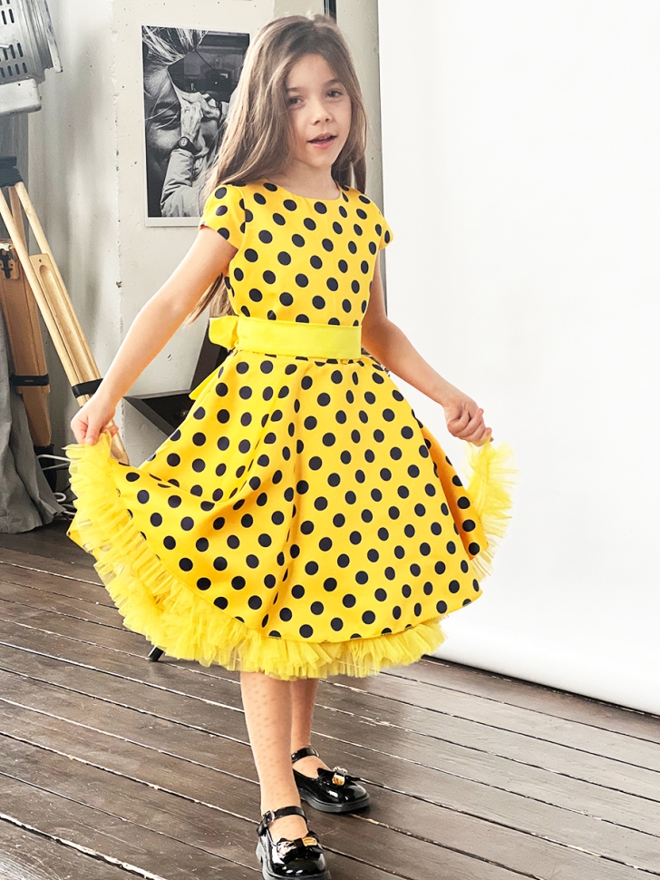 Платье для девочки нарядное БУШОН ST10, стиляги цвет желтый, желтый пояс, принт синий горошек 