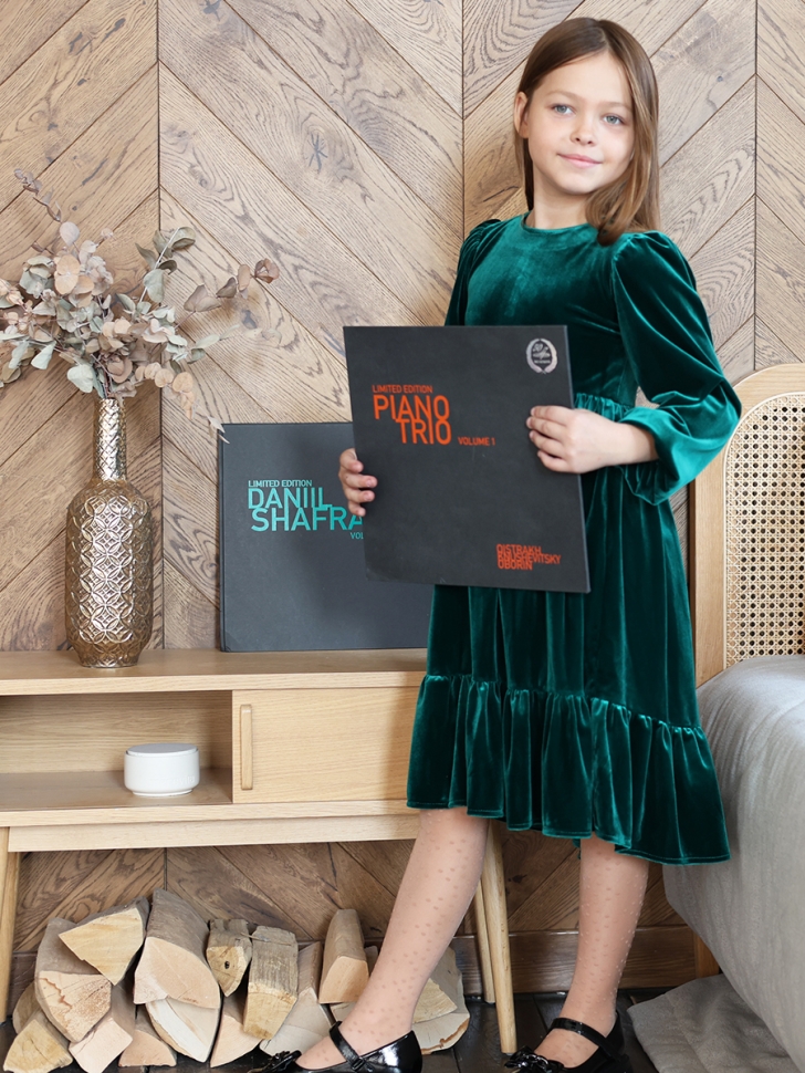 Платье велюровое нарядное БУШОН ST63, цвет изумрудный 