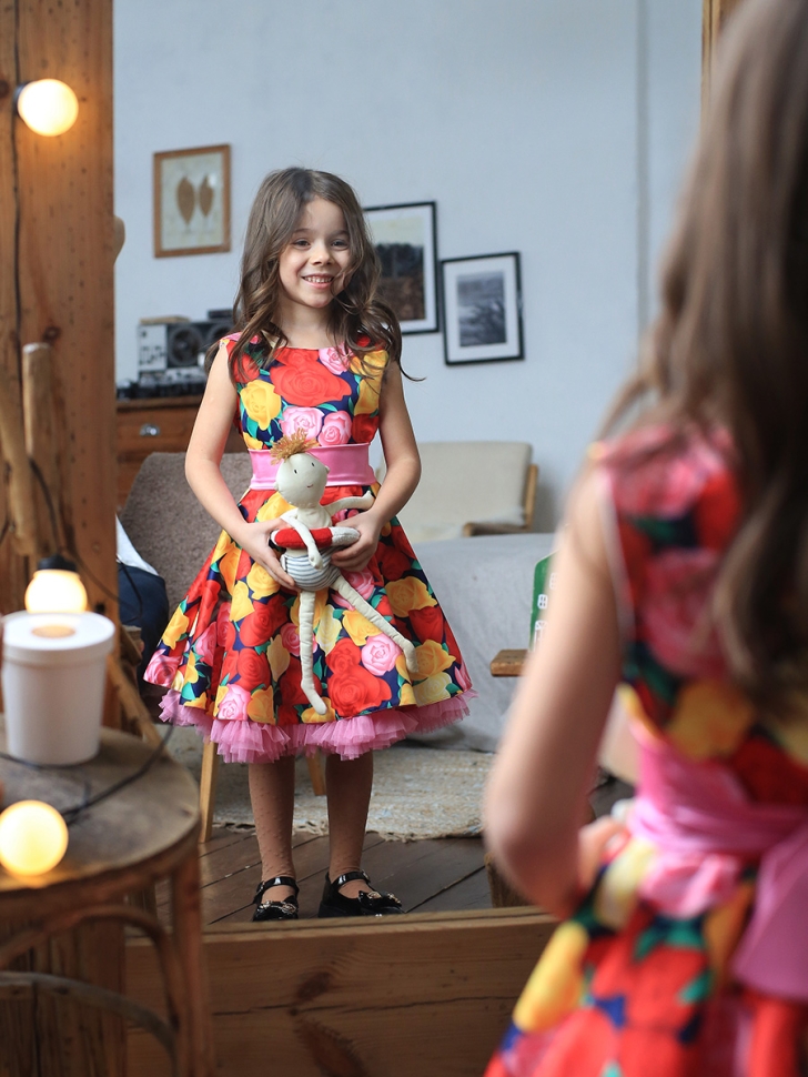 Платье для девочки нарядное БУШОН ST30, стиляги цвет мультиколор, принт цветы