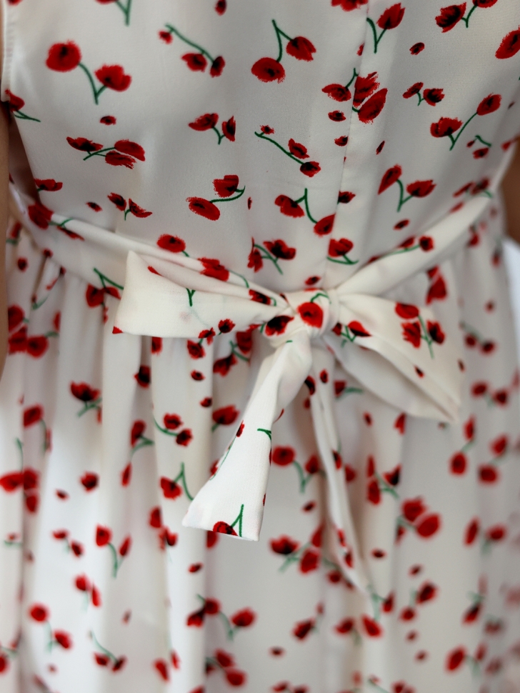 Платье для девочки вискоза БУШОН ST66, цвет белый/красный цветы