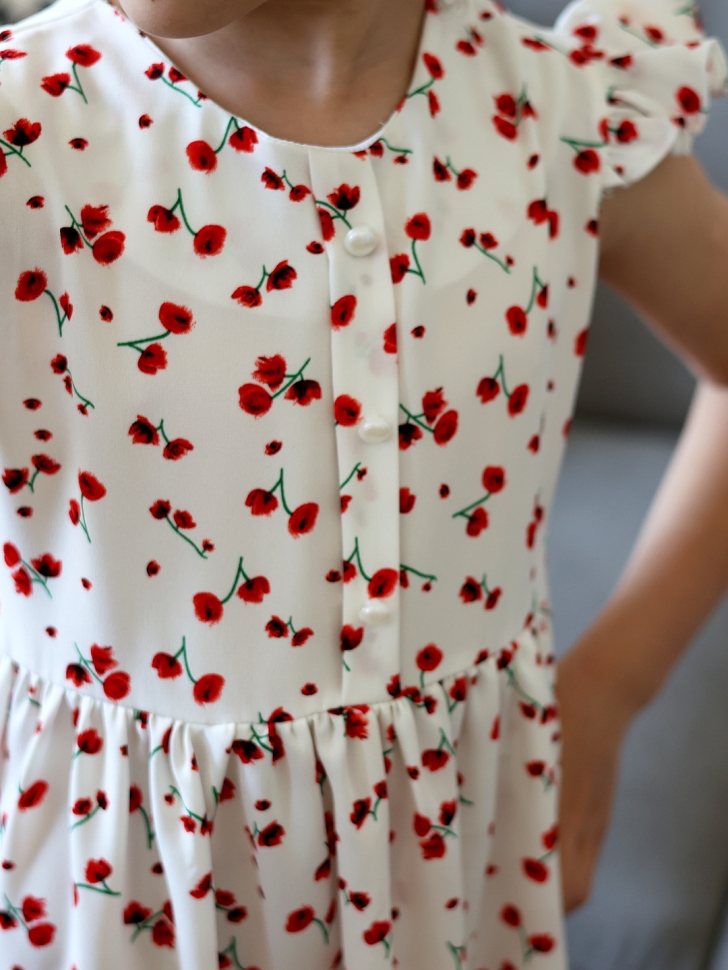 Платье для девочки вискоза БУШОН ST66, цвет белый/красный цветы