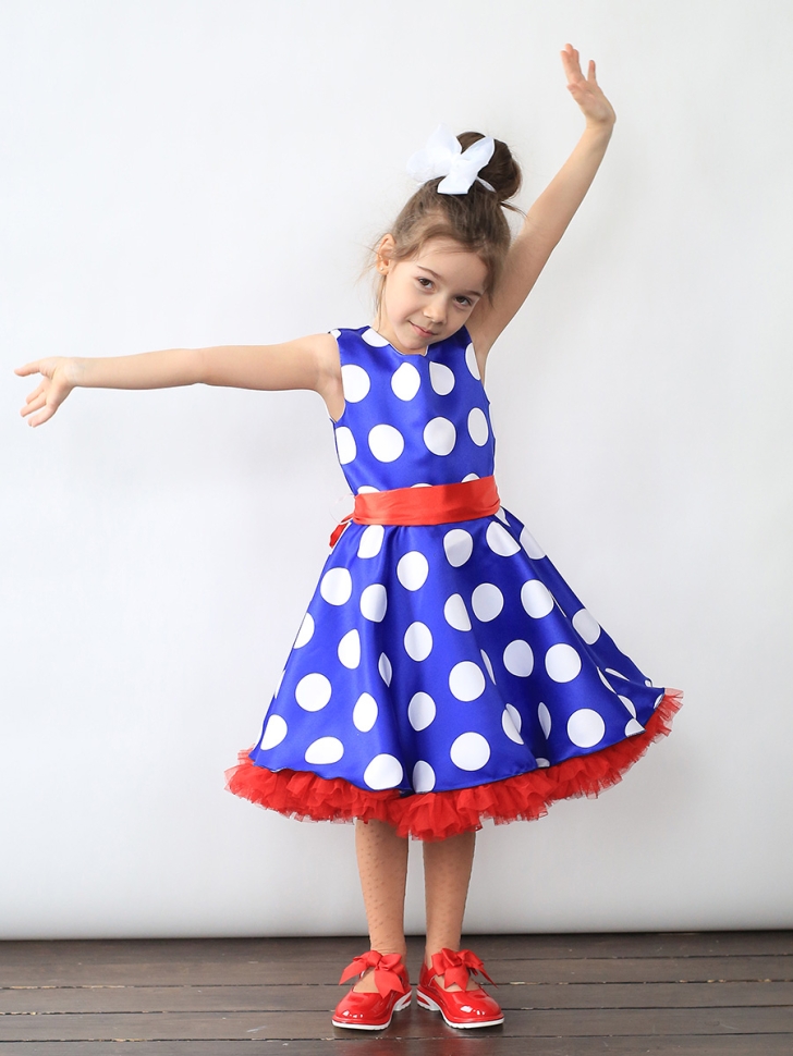 Платье для девочки нарядное БУШОН ST20, стиляги цвет василек, красный пояс, принт белый горох 