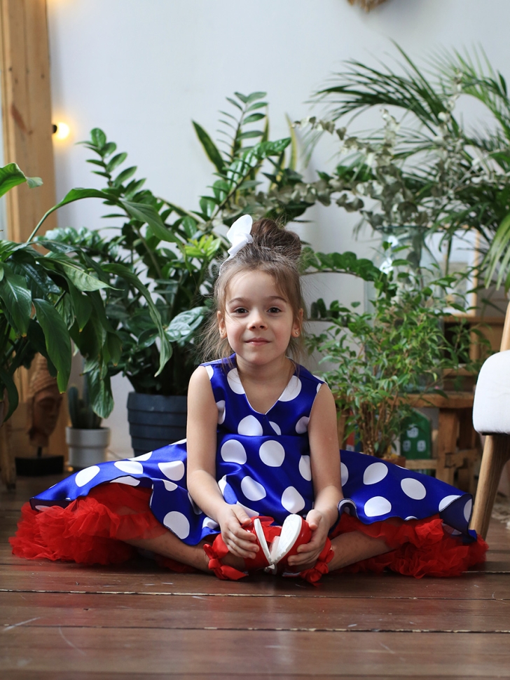 Платье для девочки нарядное БУШОН ST20, стиляги цвет василек, красный пояс, принт белый горох 