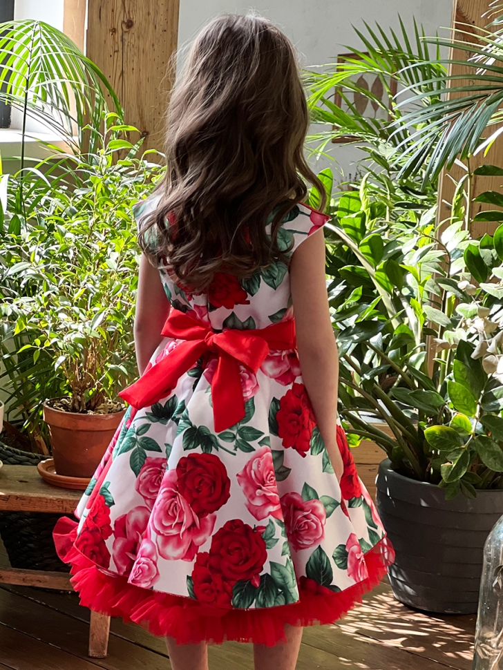 Платье для девочки нарядное БУШОН ST30, стиляги цвет белый/красный пояс красный, принт цветы 