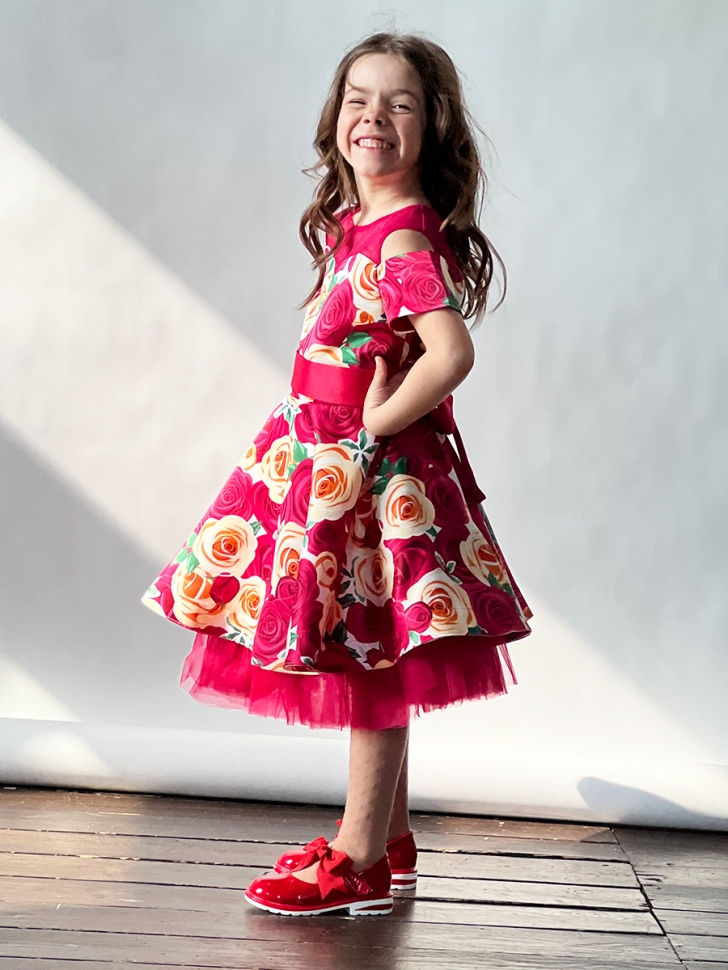 Платье для девочки нарядное БУШОН ST31, стиляги цвет малиновый/желтый пояс красный, принт красные цветы 