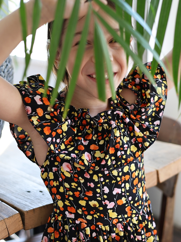 Платье для девочки вискоза БУШОН ST65, цвет черный/мультиколор