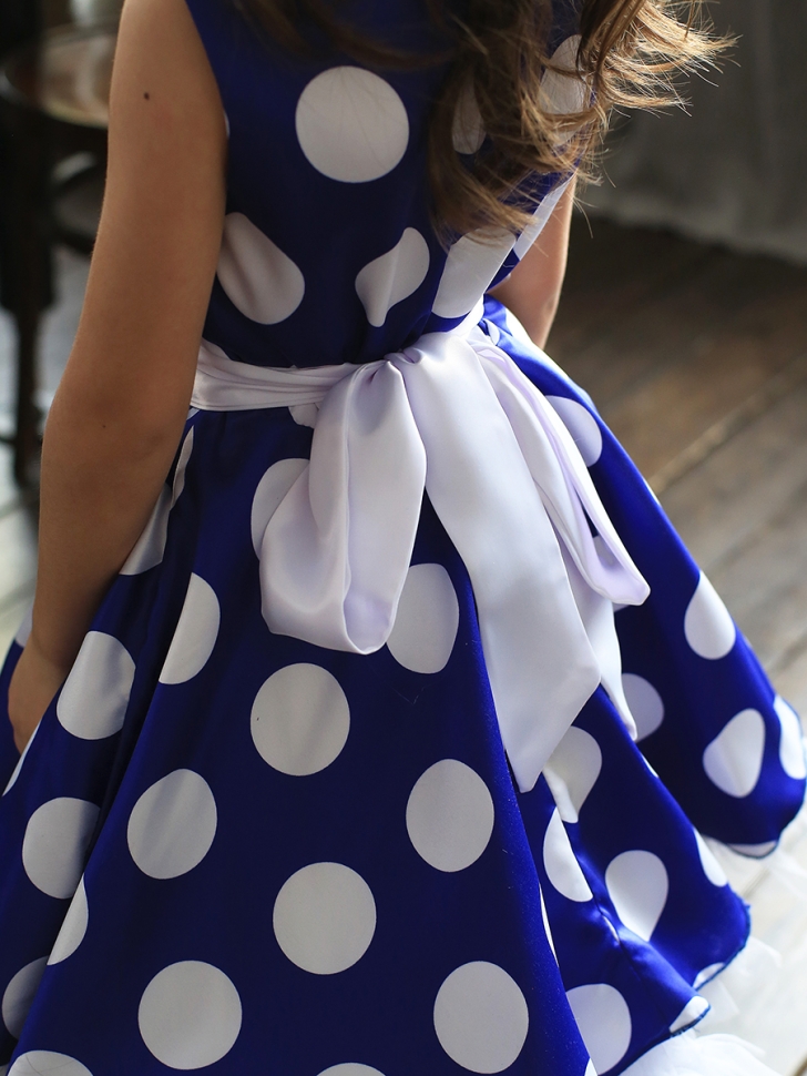 Платье для девочки нарядное БУШОН ST20, стиляги цвет василек, белый пояс, принт белый горох 