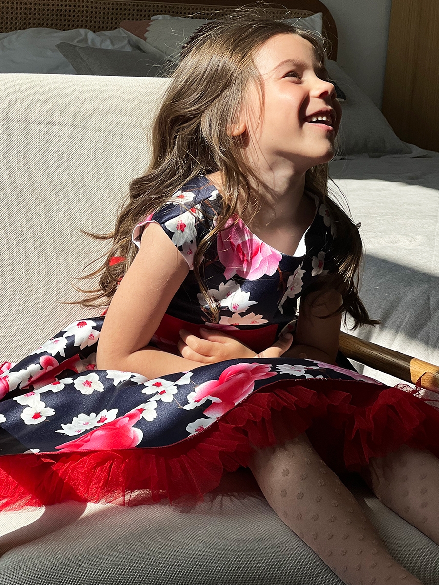 Платье для девочки нарядное БУШОН ST30, стиляги, цвет темно-синий/красный цветы 