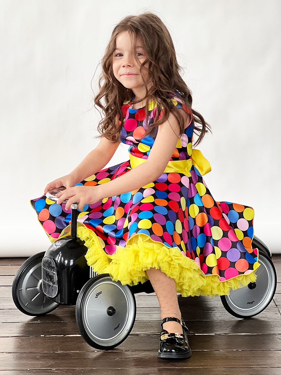 Платье для девочки нарядное БУШОН ST20, стиляги цвет мультиколор, желтый пояс, принт горох 