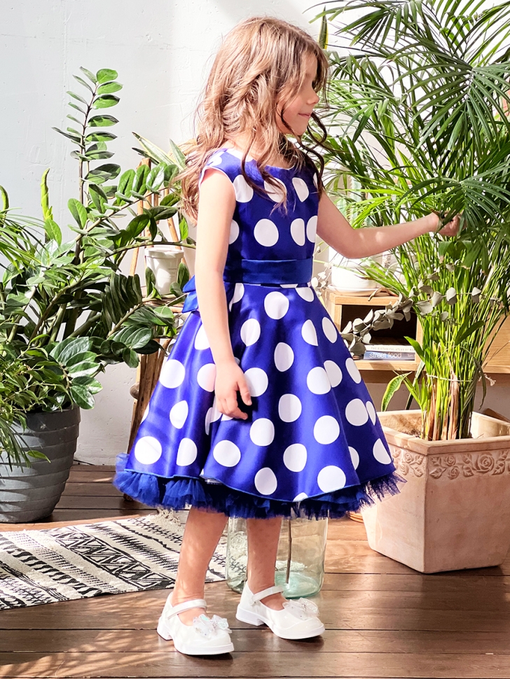 Платье для девочки нарядное БУШОН ST20, стиляги цвет синий, синий пояс, принт горох белый 