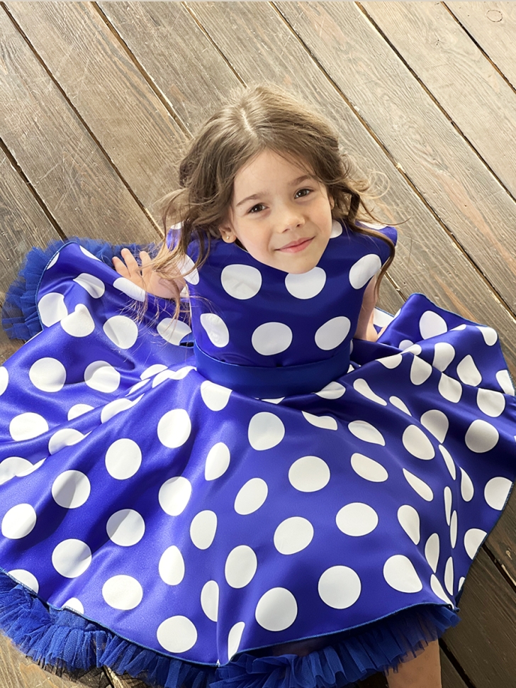 Платье для девочки нарядное БУШОН ST20, стиляги цвет синий, синий пояс, принт горох белый 