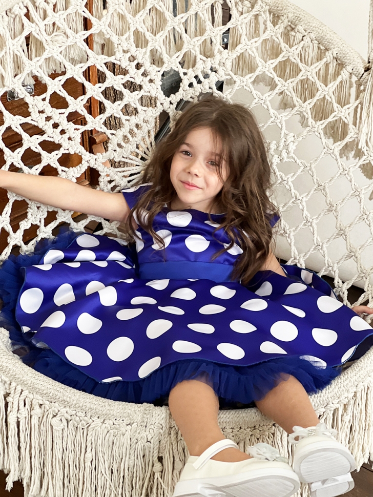 Платье для девочки нарядное БУШОН ST20, стиляги цвет синий, синий пояс, принт горох белый 