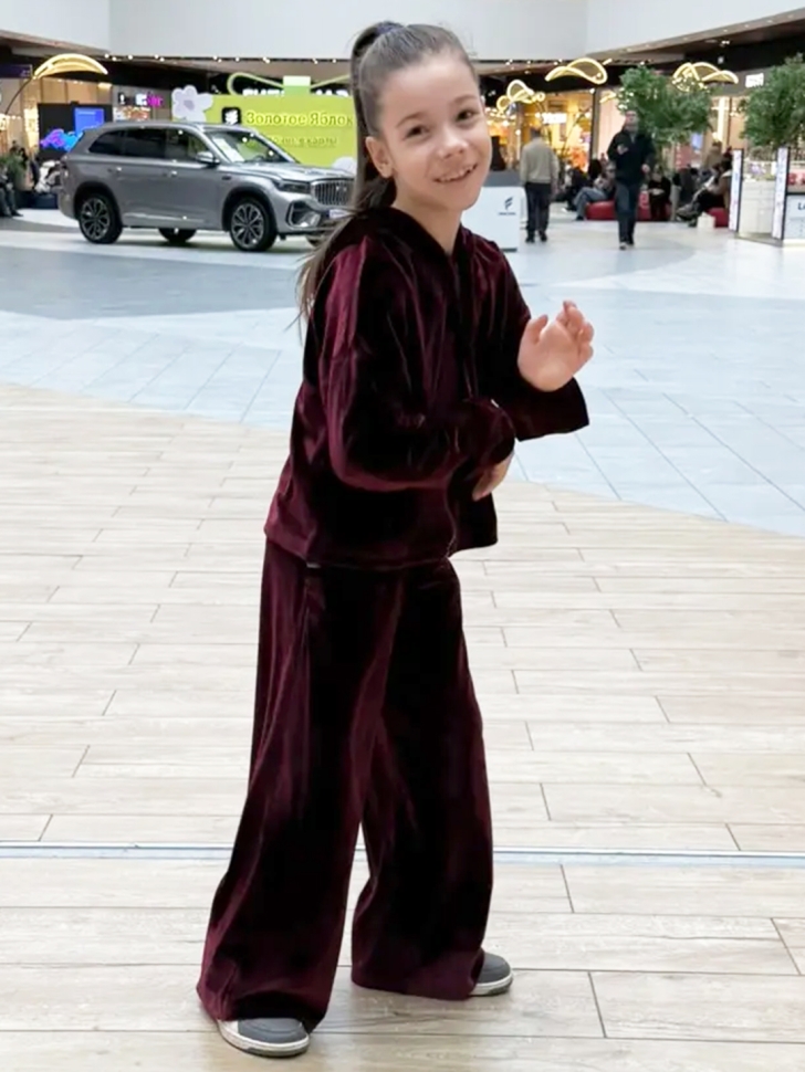 Костюм для девочки из велюра БУШОН SP223, цвет бордовый/капюшон 