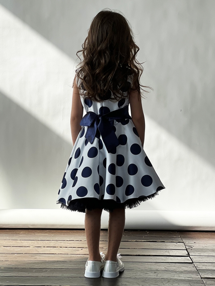 Платье для девочки нарядное БУШОН ST20, стиляги цвет белый, синий пояс, принт горох синий 
